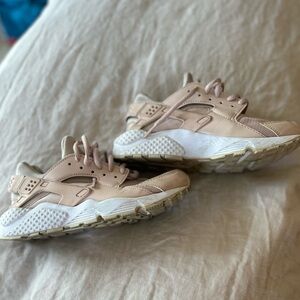 Nike Huarache Pink | women 6